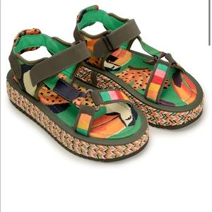 Farm Rio Green Toucans Flatform Raffia Velcro Sandal